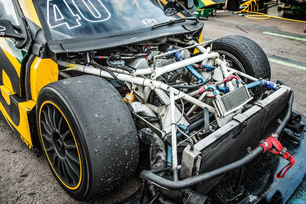 imagem do motor de um stock car