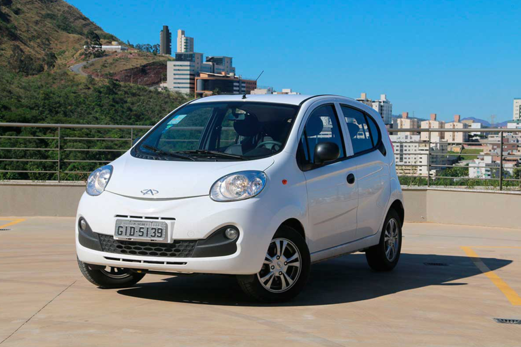 Chery QQ Branco Cidade