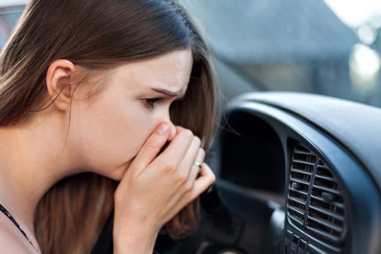 Se não for bem cuidado, o ar-condicionado automotivo passa a emanar um odor desagradável