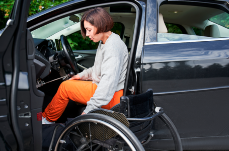 Carro para PCD: conheça as normas que regem as adaptações feitas dentro do país