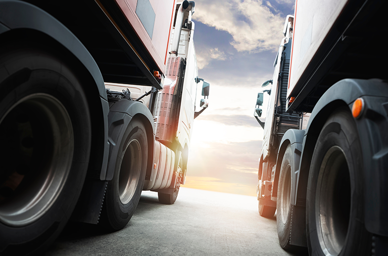  Gigantes do asfalto: as maiores fabricantes de caminhões do Ocidente