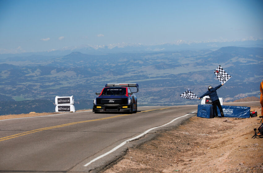  Ford F-150 Lightning SuperTruck é o “Rei da Montanha” em Pikes Peak